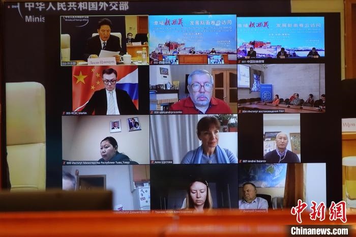 “幸福新西藏、發(fā)展新畫卷”云訪問活動在拉薩、北京、莫斯科等地同時舉行。　冉文娟 攝