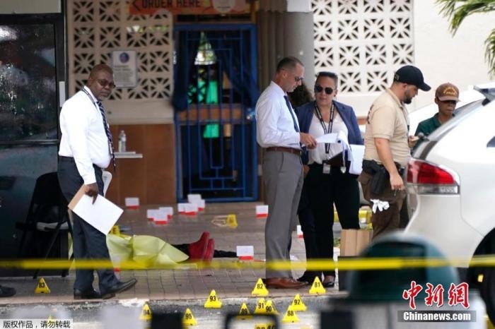 當(dāng)?shù)貢r(shí)間5月30日凌晨，位于美國佛羅里達(dá)州東南部的邁阿密戴德縣發(fā)生大規(guī)模槍擊事件，造成2人死亡、20多人受傷。圖為槍擊案現(xiàn)場(chǎng)。