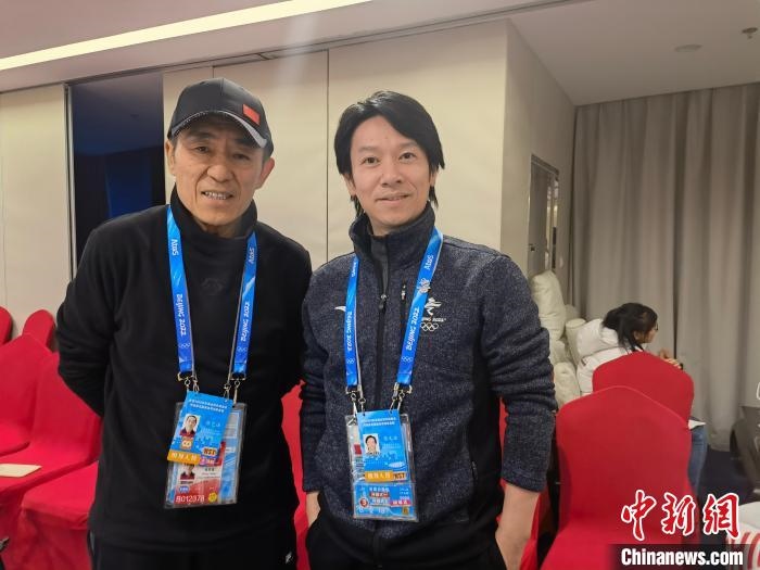 張文海與張藝謀的合影?！埼暮?供圖