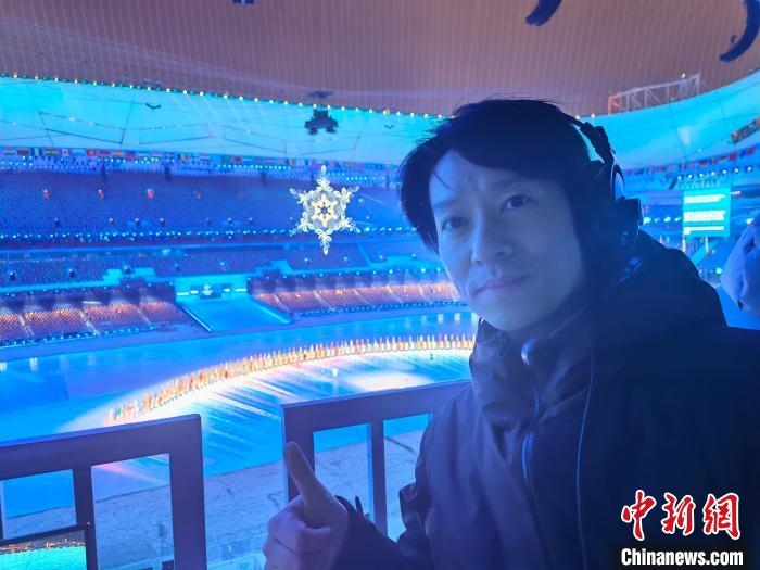 張文海在“鳥巢”內(nèi)?！埼暮?供圖