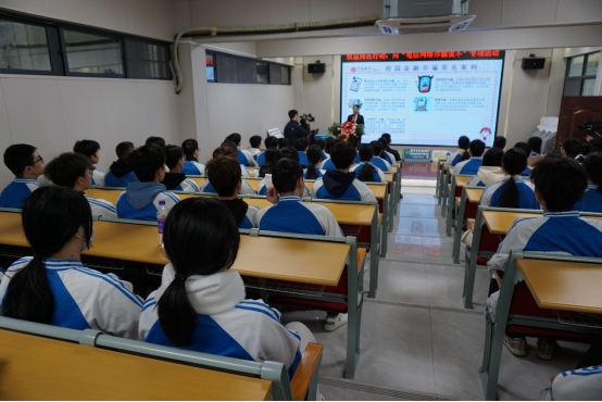 中信銀行全力守護(hù)春節(jié)“錢(qián)袋子”  用心保障金融消費(fèi)者合法權(quán)益572.png