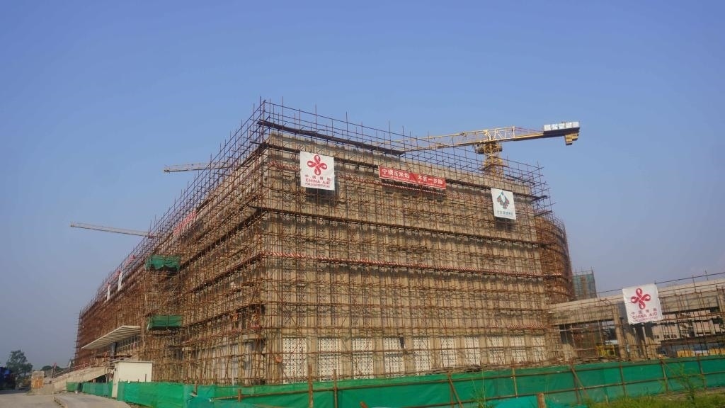 這是2023年5月23日在剛果（金）首都金沙薩拍攝的由中國援建的中部非洲文化藝術(shù)中心項(xiàng)目施工現(xiàn)場。