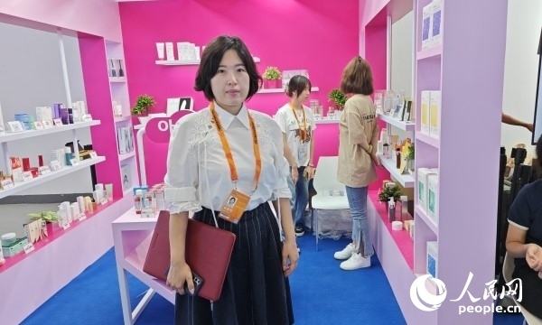 9月3日，韓國駐華大使館經(jīng)濟部參贊金至凰接受人民網(wǎng)記者采訪。人民網(wǎng)記者 趙雯博攝