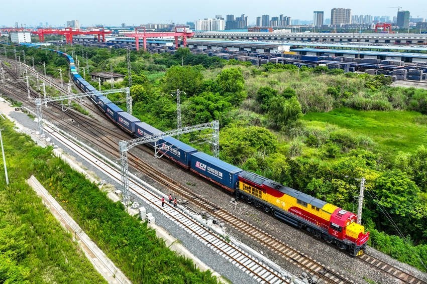 中歐班列（成渝）駛出成都國際鐵路港。青白江區(qū)委宣傳部供圖