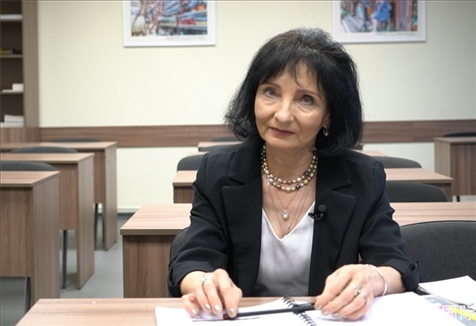 阿拉在白大孔院接受記者采訪。人民網(wǎng)記者 皇甫萬(wàn)里攝