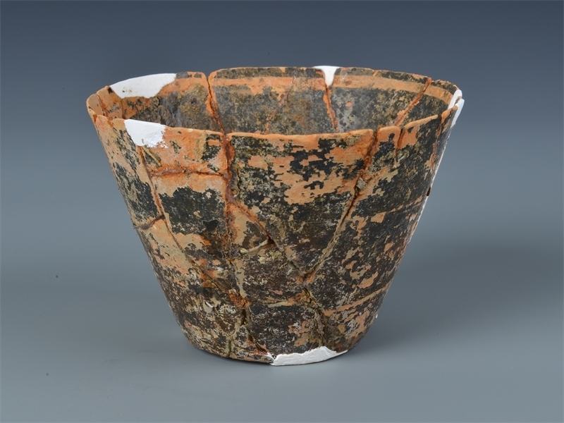 出土的蛋殼彩陶杯。國(guó)家文物局供圖