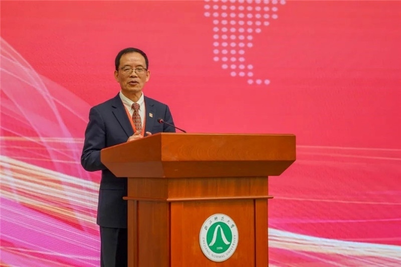 國(guó)務(wù)院學(xué)位委員會(huì)區(qū)域國(guó)別學(xué)學(xué)科評(píng)議組秘書(shū)長(zhǎng)、浙江師范大學(xué)非洲研究院（非洲區(qū)域國(guó)別學(xué)院）院長(zhǎng)劉鴻武致辭。主辦方供圖