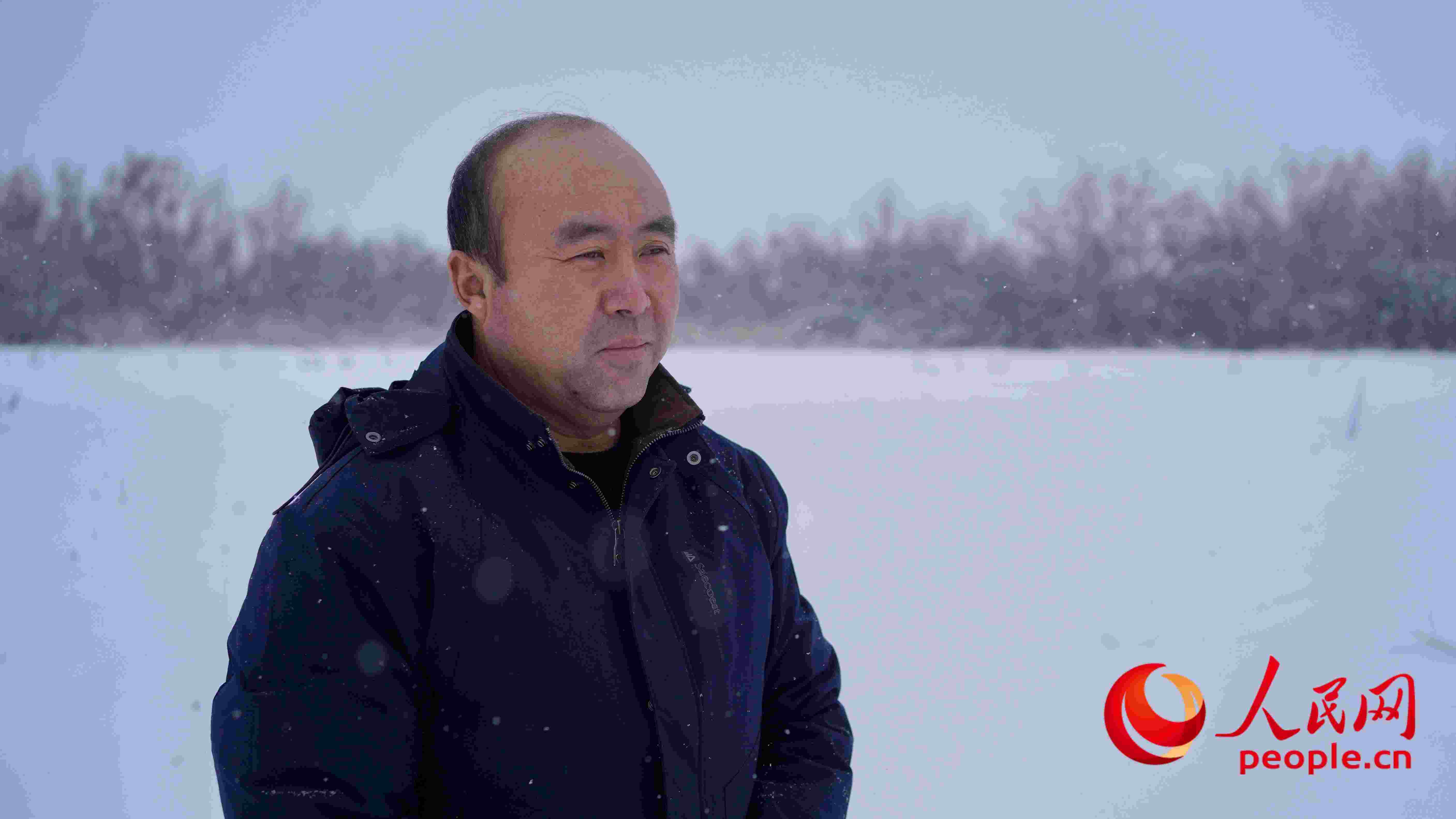 馬曉華回憶當(dāng)年和父親一起種樹(shù)的情形，滿是懷念。人民網(wǎng) 周靜圓攝