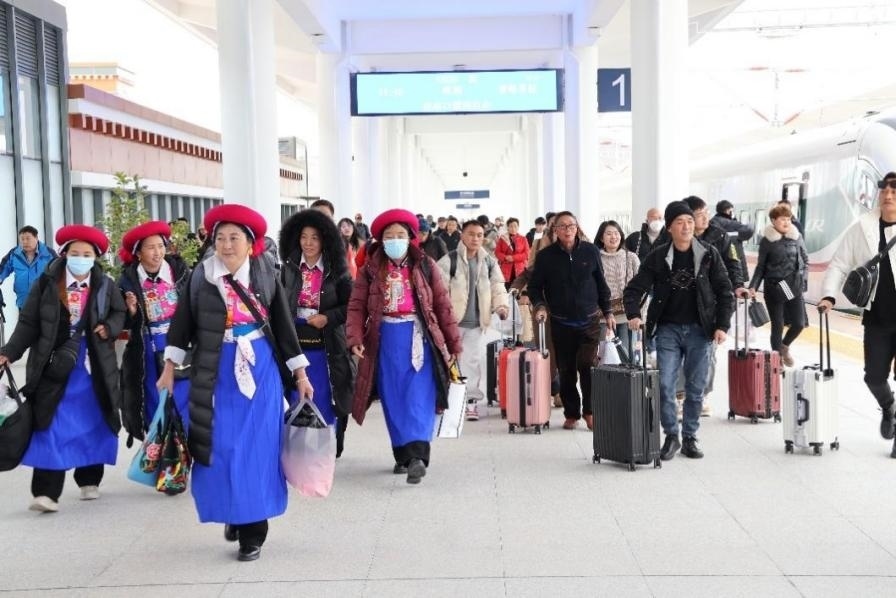 麗香鐵路開通滿月，累計發(fā)送旅客超18萬人次。受訪方供圖