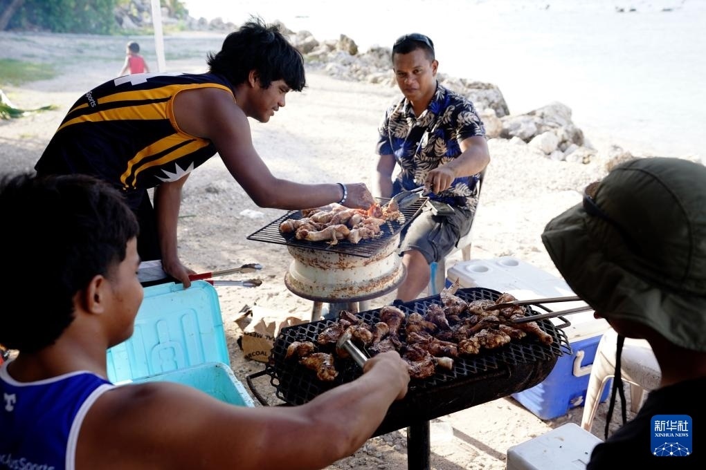 1月20日，當(dāng)?shù)厝嗽阼敽＿厽?。新華社記者 王申 攝