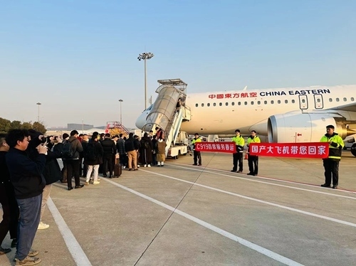 2024春運第一天，東航4架C919大飛機全部投入商業(yè)運營。東航供圖