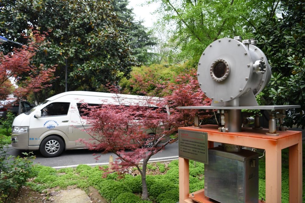 2024年4月6日，在位于安徽合肥的中國科學技術大學，自主研制的原位實驗裝置準備運往上海光源開展實驗。