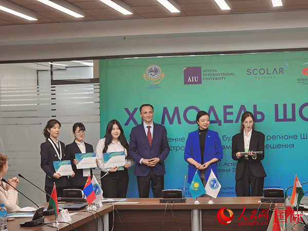 中國(guó)代表榮獲“最佳代表”獎(jiǎng)。人民網(wǎng)記者 李強(qiáng)攝