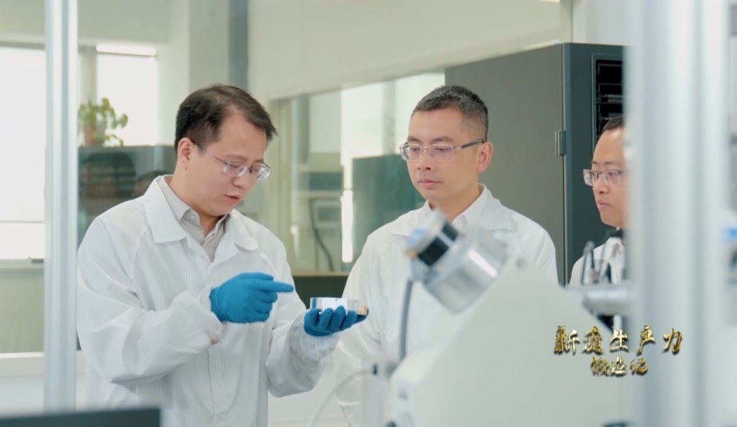 長沙巴斯夫杉杉電池材料研究院，正在進(jìn)行電池材料研究。