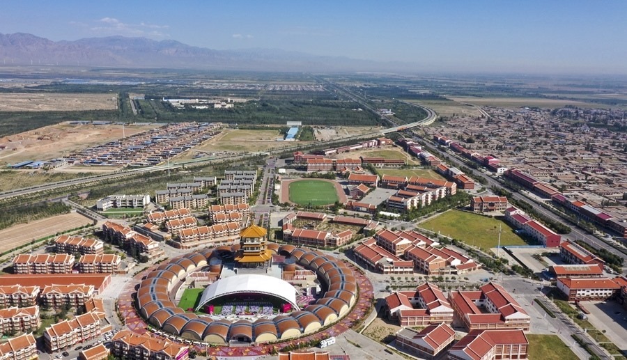 這是2022年9月7日拍攝的寧夏銀川市閩寧鎮(zhèn)（無人機(jī)照片）。新華社記者 馮開華 攝