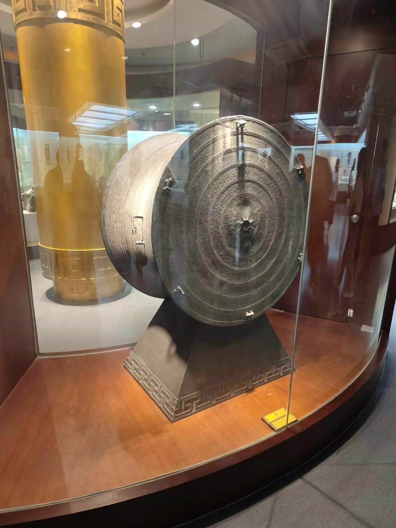 有西南元素的漢代銅鼓。人民網(wǎng)記者 黃鈺攝