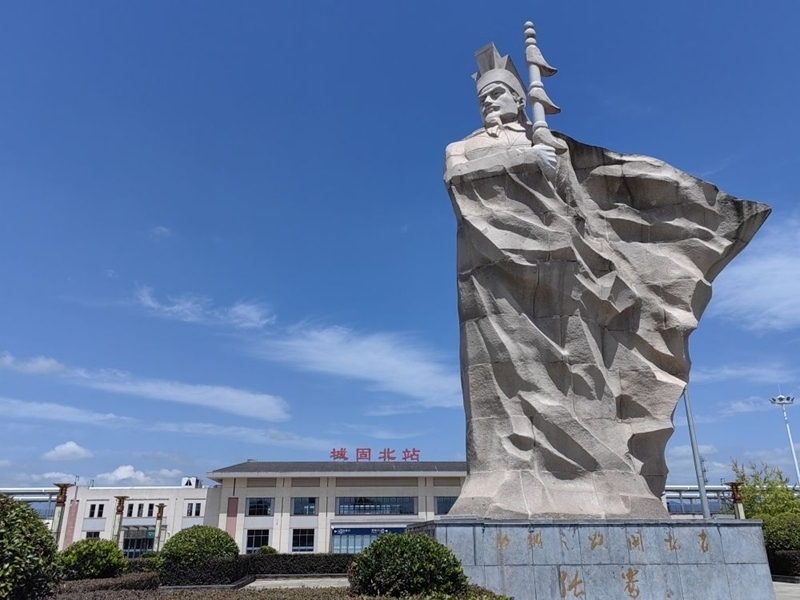 張騫雕塑。新華社記者 孫正好 攝