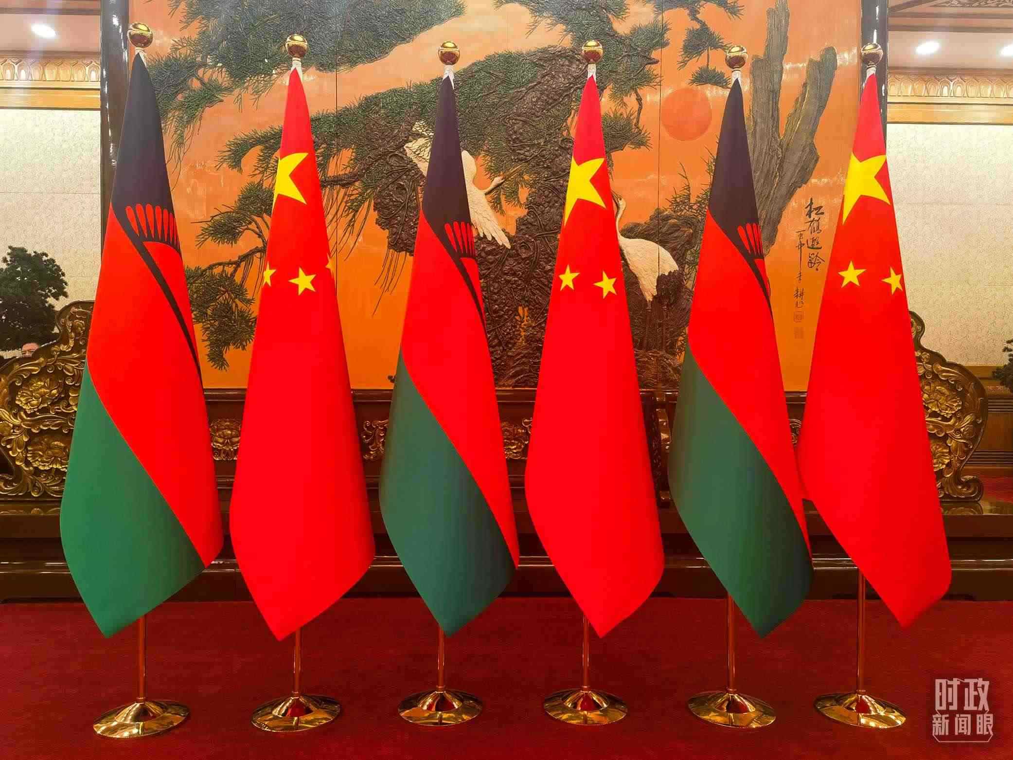 △中國和馬拉維國旗。（總臺央視記者陳曦拍攝）