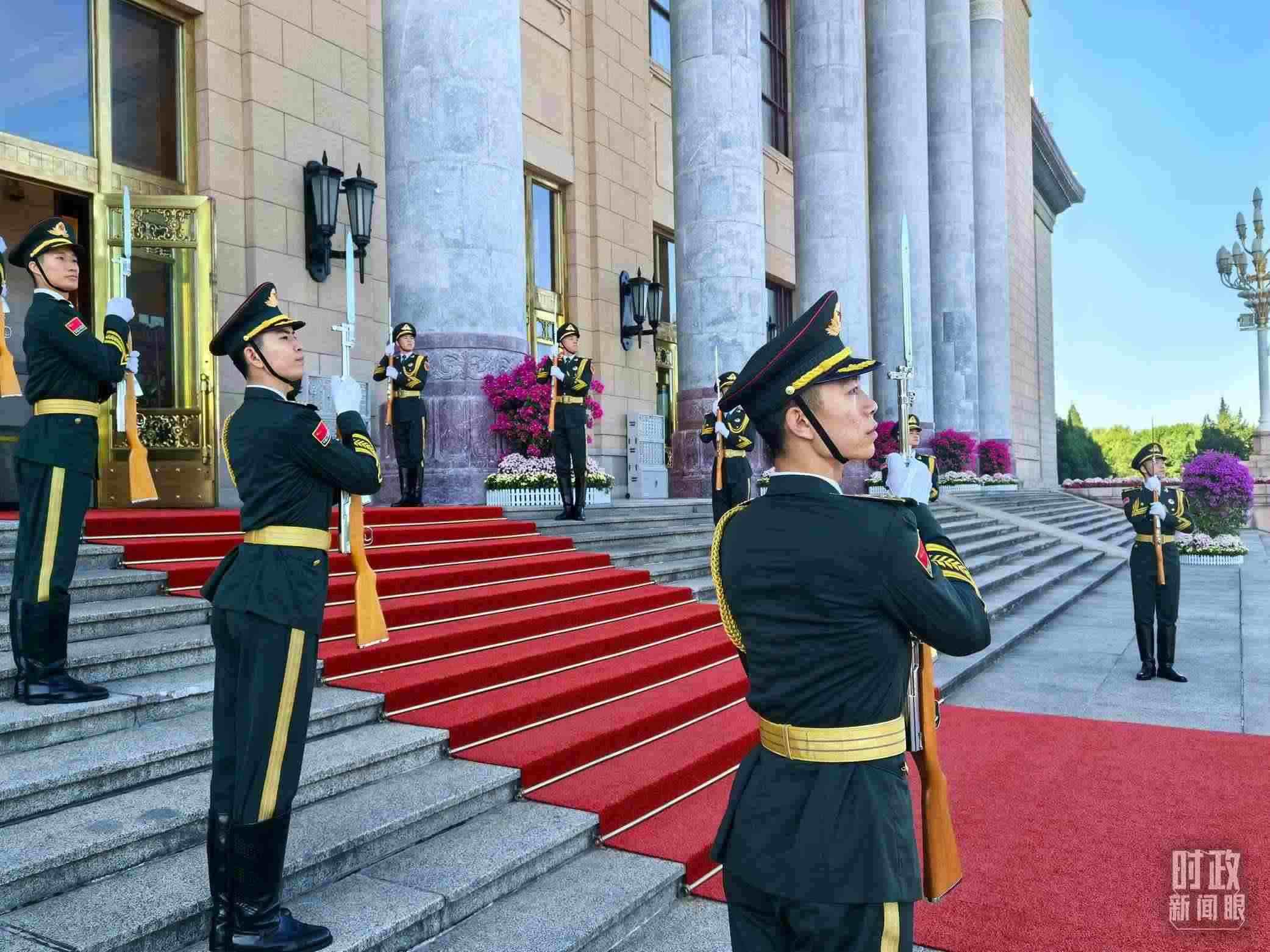 禮兵列隊迎接外賓。（總臺央視記者鐘銳拍攝）