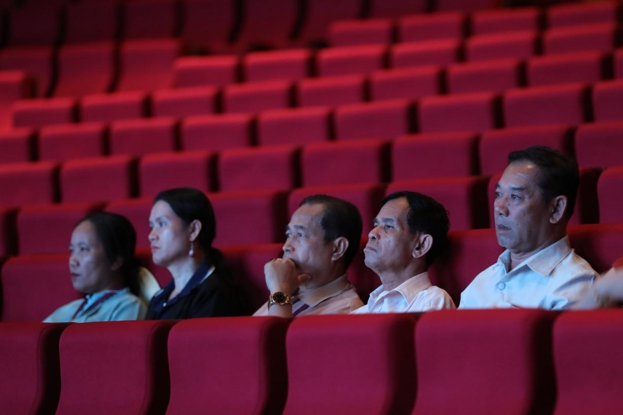 亞洲媒體考察團在觀眾席就座?！吨袊?jīng)濟周刊》記者 肖翊攝