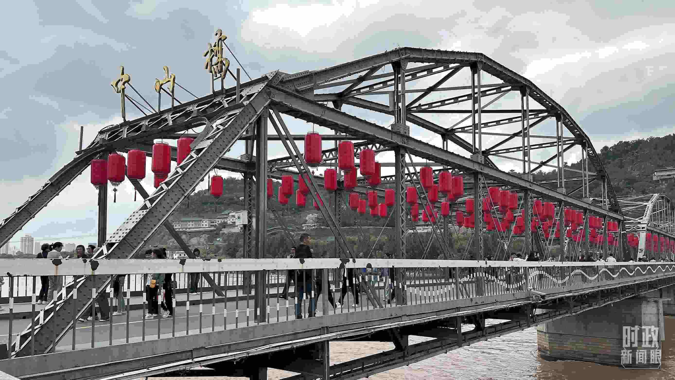 △中山橋。（總臺(tái)央視記者范一鳴、覃思拍攝）