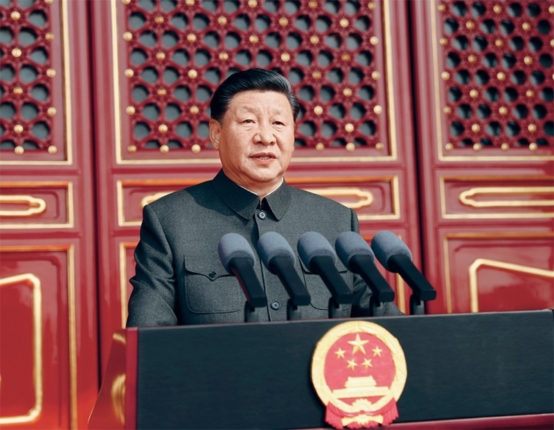 2019年10月1日，慶祝中華人民共和國(guó)成立70周年大會(huì)在北京天安門(mén)廣場(chǎng)隆重舉行。中共中央總書(shū)記、國(guó)家主席、中央軍委主席習(xí)近平發(fā)表重要講話。 新華社記者 鞠鵬/攝