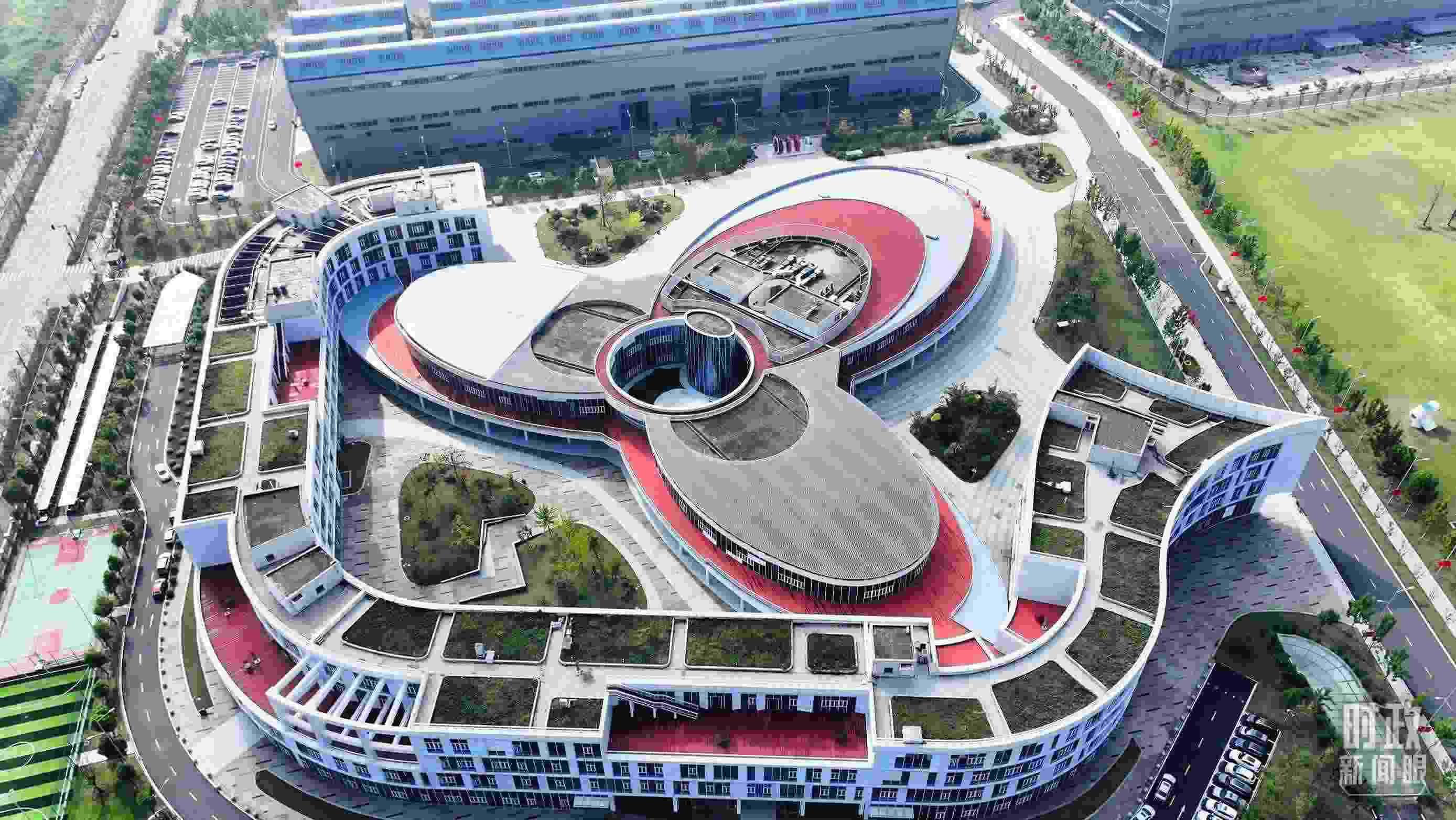 △位于合肥未來(lái)大科學(xué)城的聚變堆主機(jī)關(guān)鍵系統(tǒng)綜合研究設(shè)施園區(qū)。（總臺(tái)記者陳志猛拍攝）