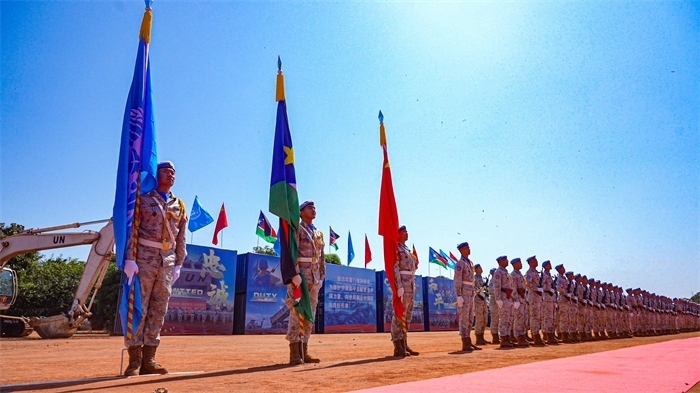 授勛官兵莊嚴(yán)列隊。王軍杰攝