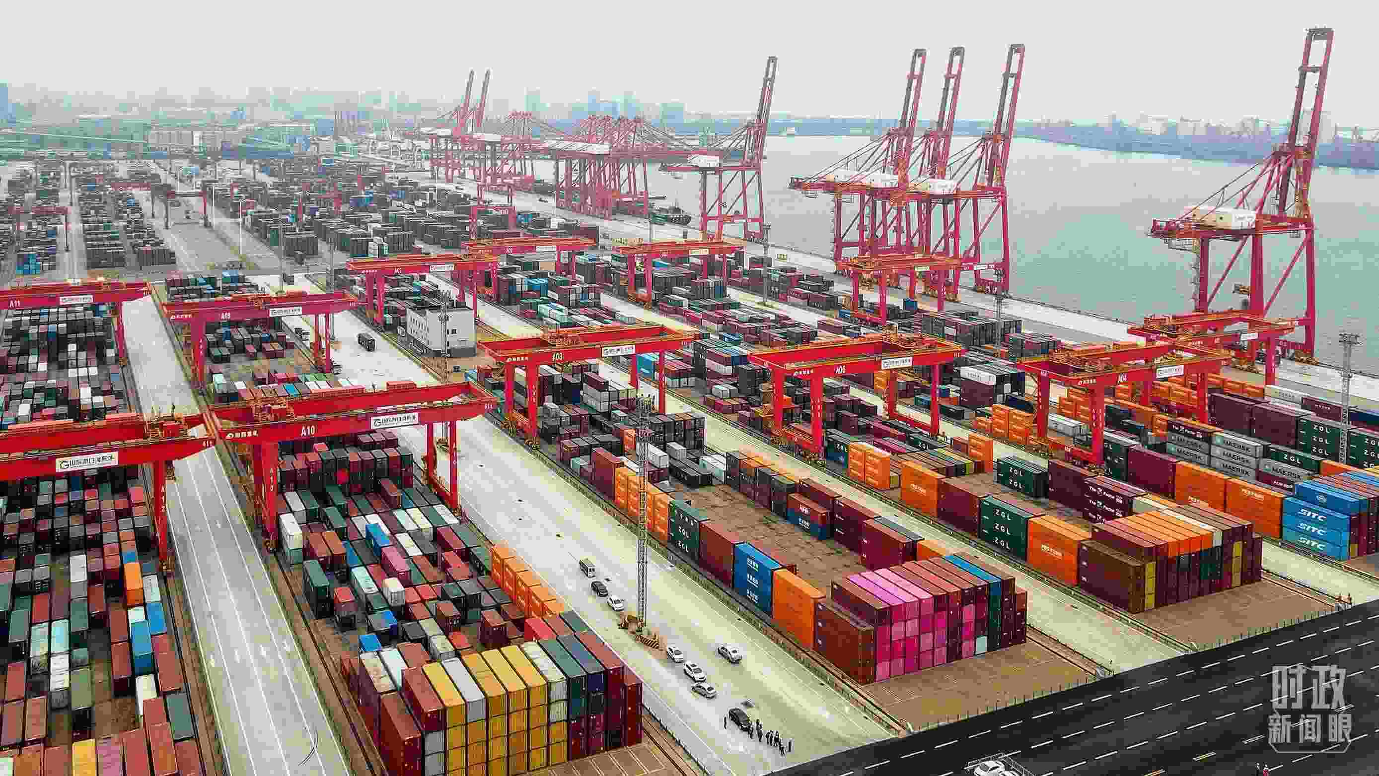 △山東日照港。（總臺央視記者劉琦拍攝）