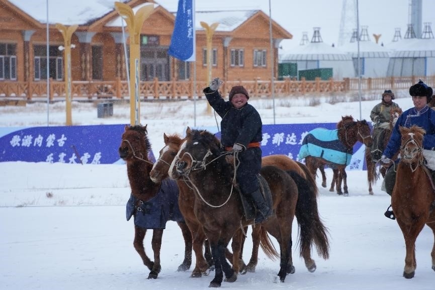 呼倫貝爾冰雪那達慕。人民網(wǎng)記者 趙夢月攝