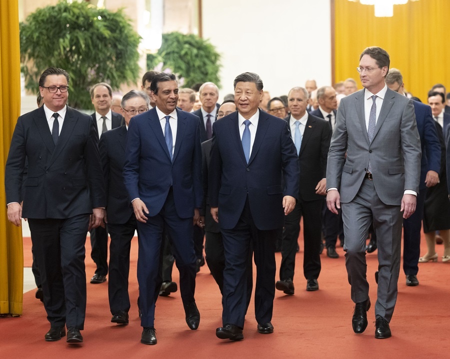 △3月28日上午，國(guó)家主席習(xí)近平在北京人民大會(huì)堂會(huì)見(jiàn)國(guó)際工商界代表。