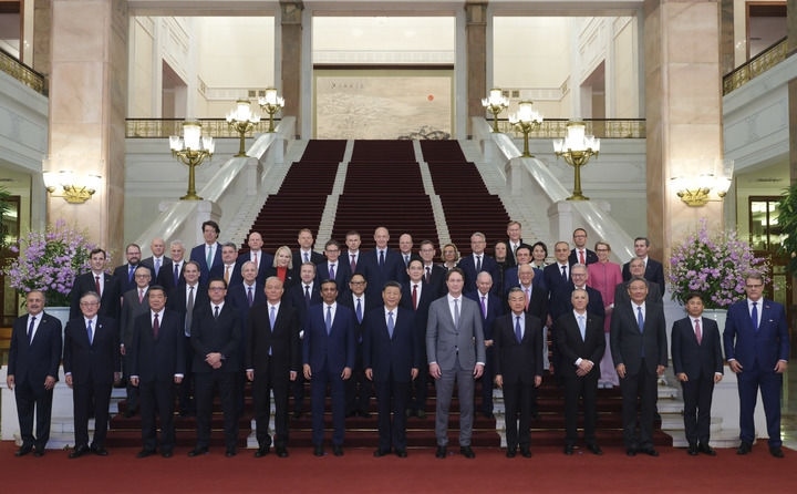 3月28日上午，國家主席習近平在北京人民大會堂會見國際工商界代表。新華社記者 丁林 攝